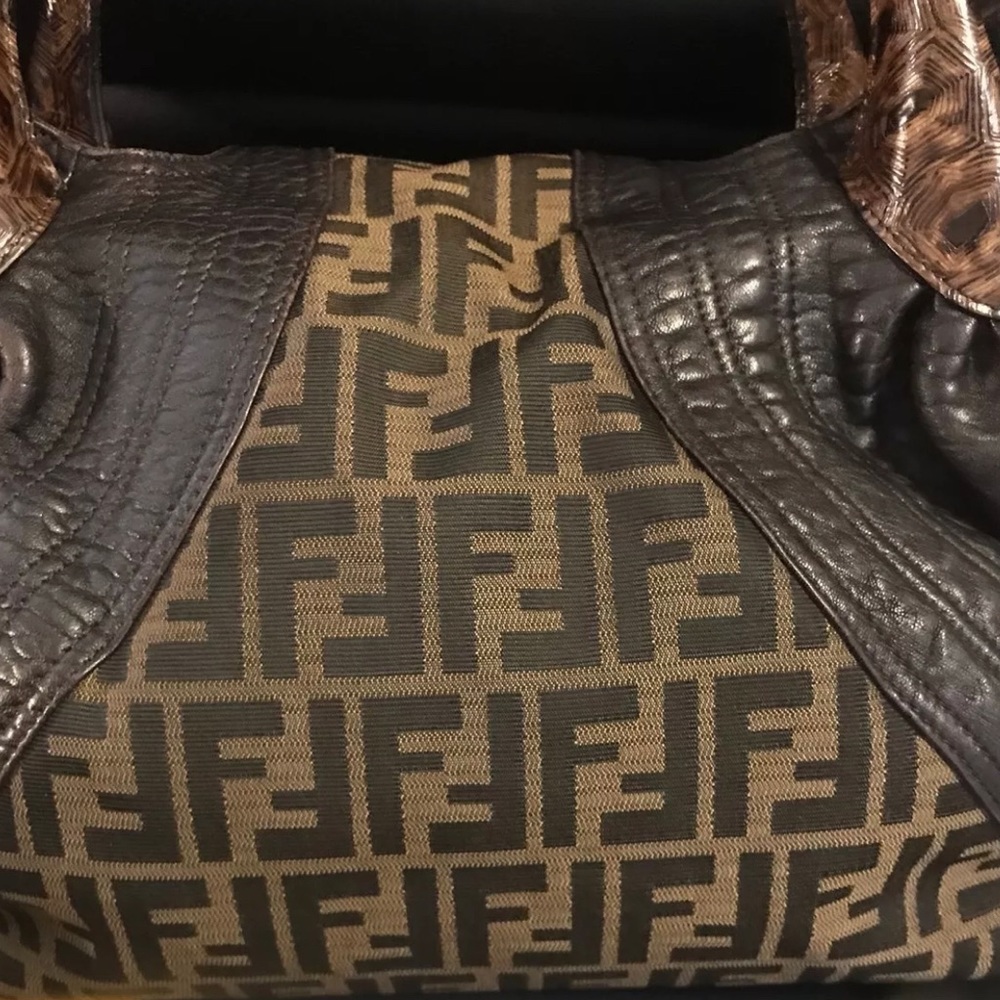 Fendi large bag - Picture 2 of 5